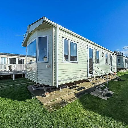 Lovely 6 Berth Caravan For Hire At Manor Park In Hunstanton Norfolk Ref 23044S エクステリア 写真