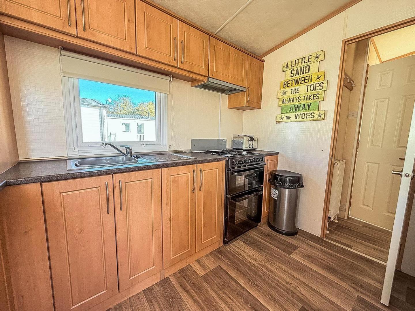 Lovely 6 Berth Caravan For Hire At Manor Park In Hunstanton Norfolk Ref 23044S エクステリア 写真